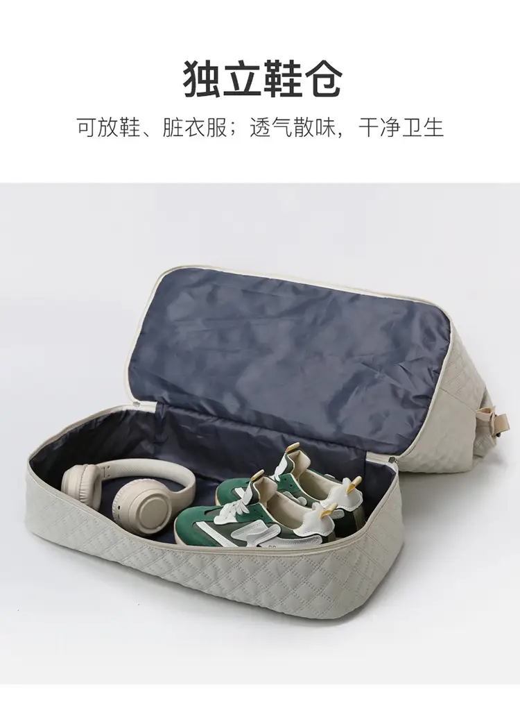 White Quilted Travel Bag for Luggage with Handle — feature 6