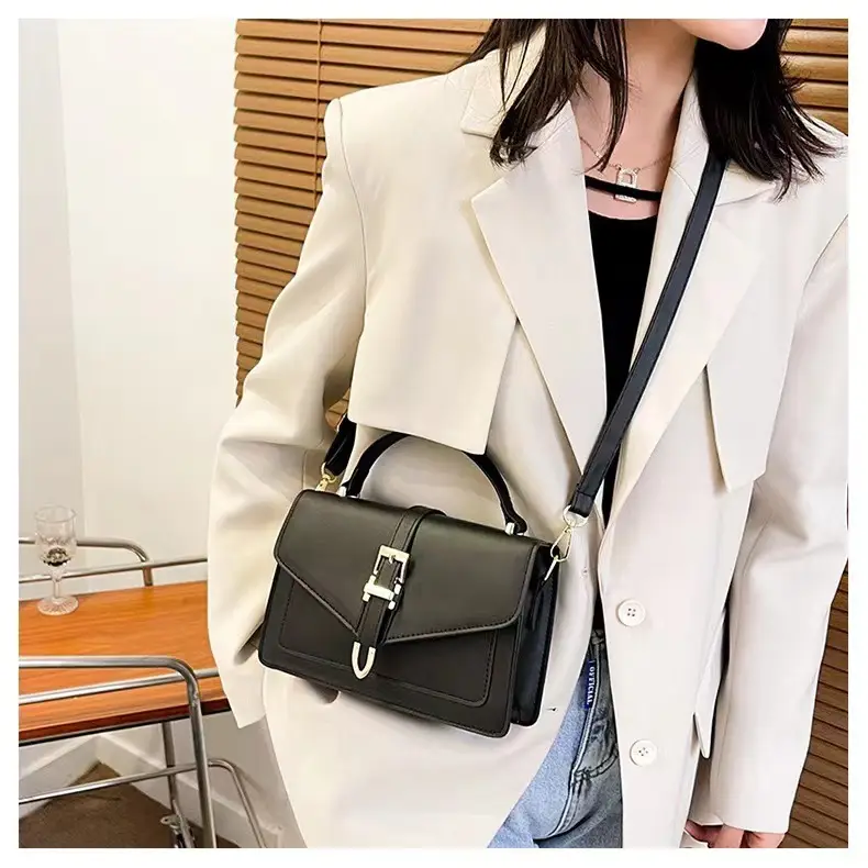 White Mini Shoulder Bag for Women 2024 — feature 6