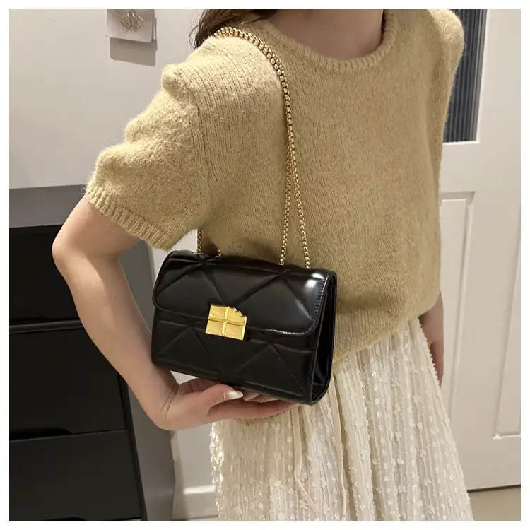 White Quilted Chain Shoulder Bag for Women — feature 19