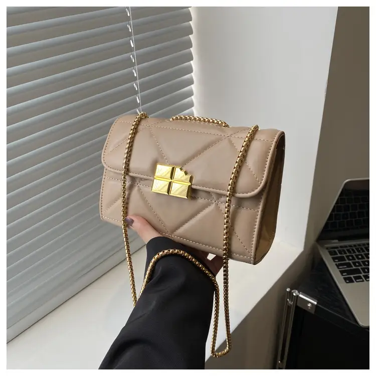 White Quilted Chain Shoulder Bag for Women - Image 4