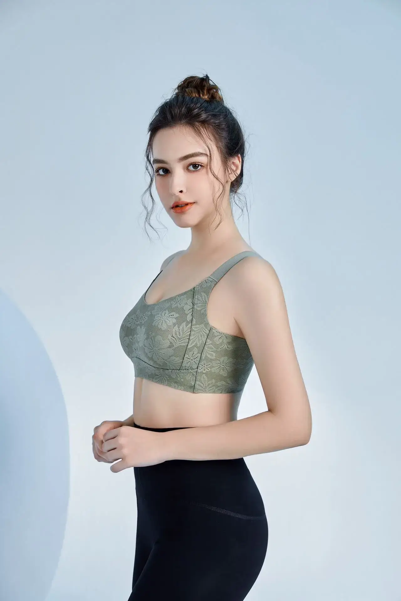 Traceless Women's Thin Sports Bra with Rabbit Ear Design — feature 37
