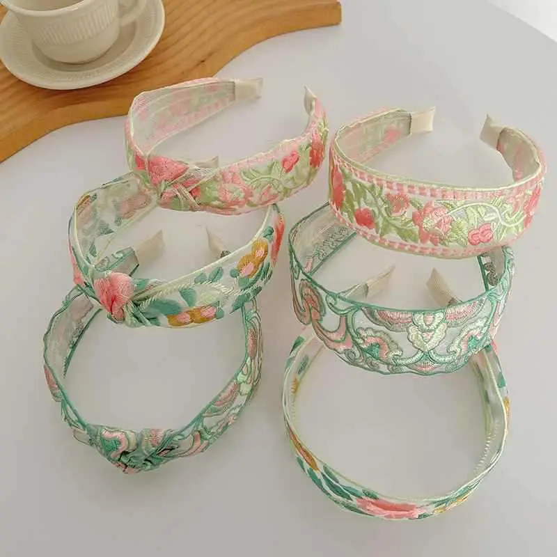 Chinese Embroidered Flower Headband for Women — feature 1