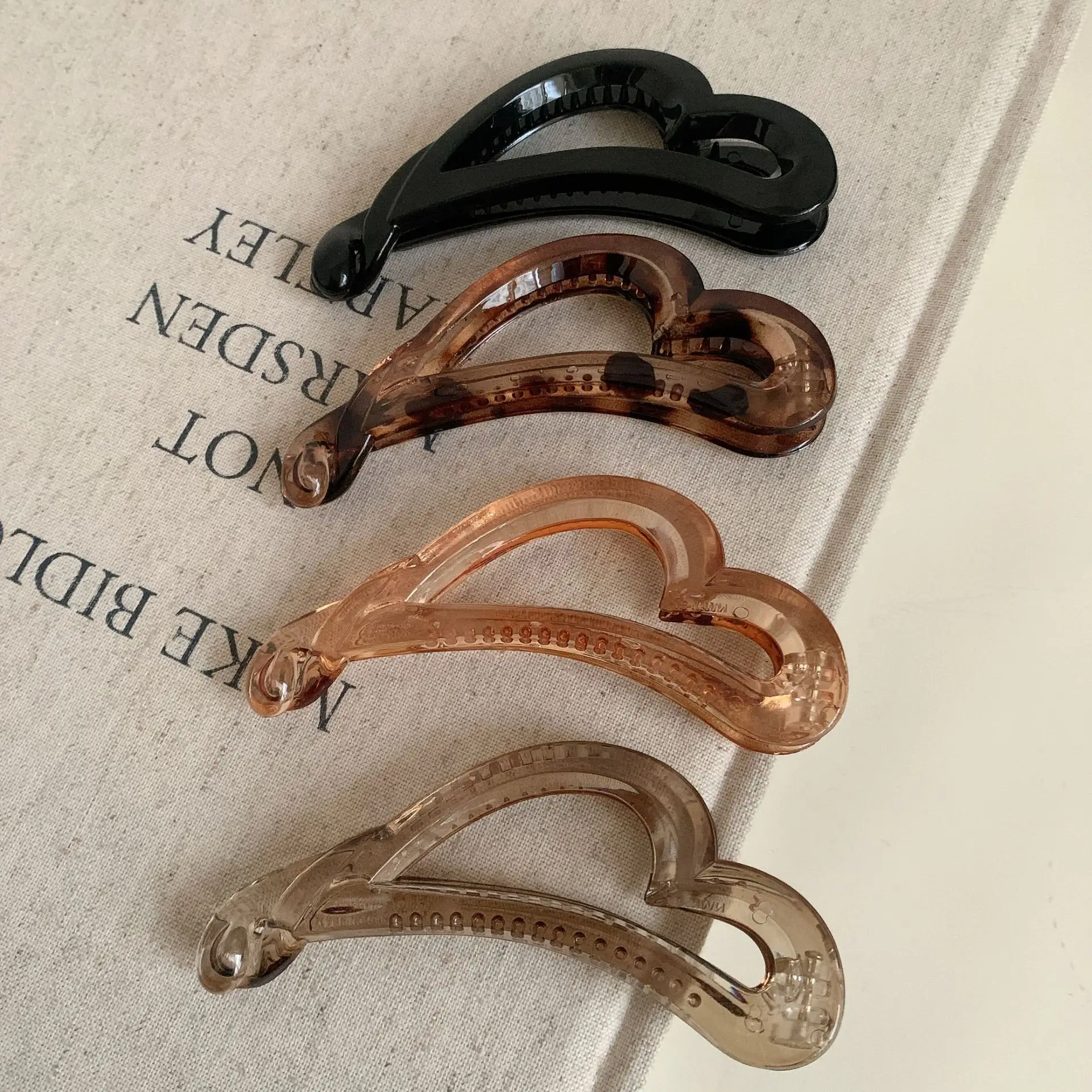 French Love Banana Hair Clips Small Medium Non-Slip — feature 12