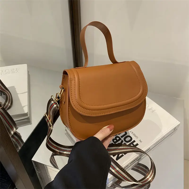 White Saddle Bag for Women, 2024 New Arrival, All-Match Style - Image 6