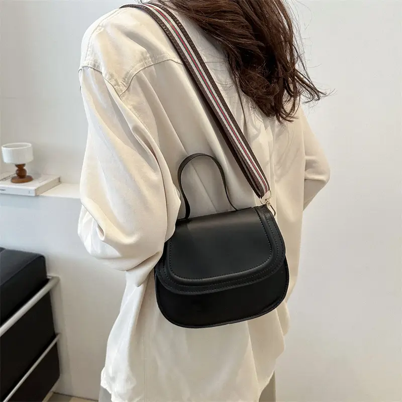 White Saddle Bag for Women, 2024 New Arrival, All-Match Style - Image 8