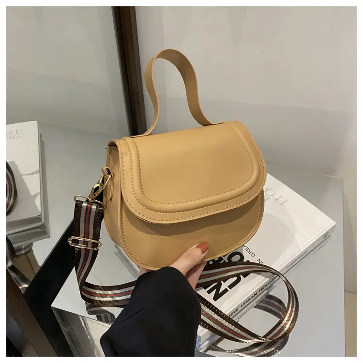 White Saddle Bag for Women, 2024 New Arrival, All-Match Style - Image 4