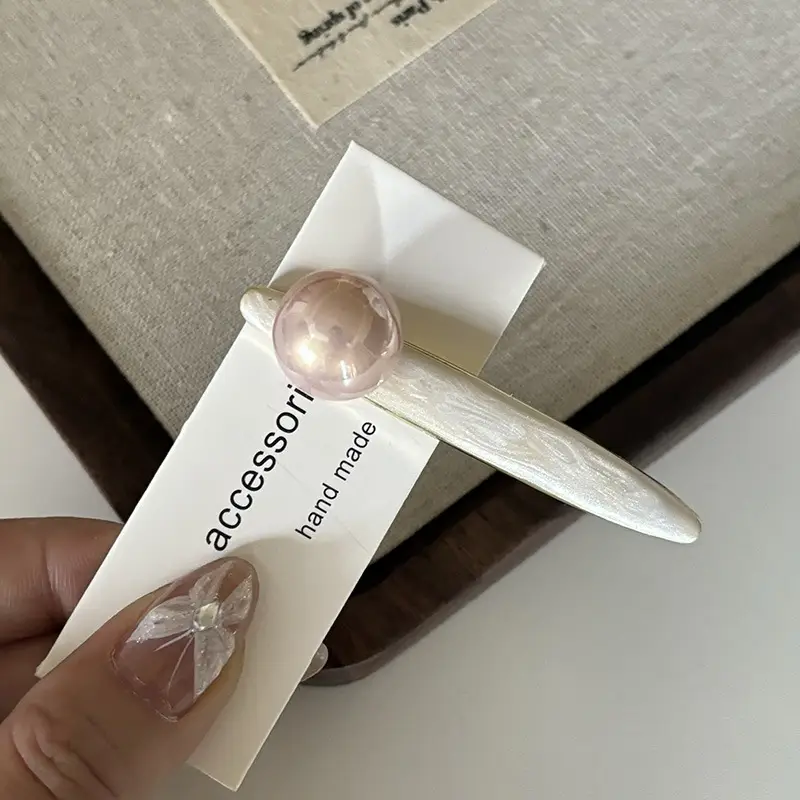 Elegant Pearl Hair Clips for All Occasions