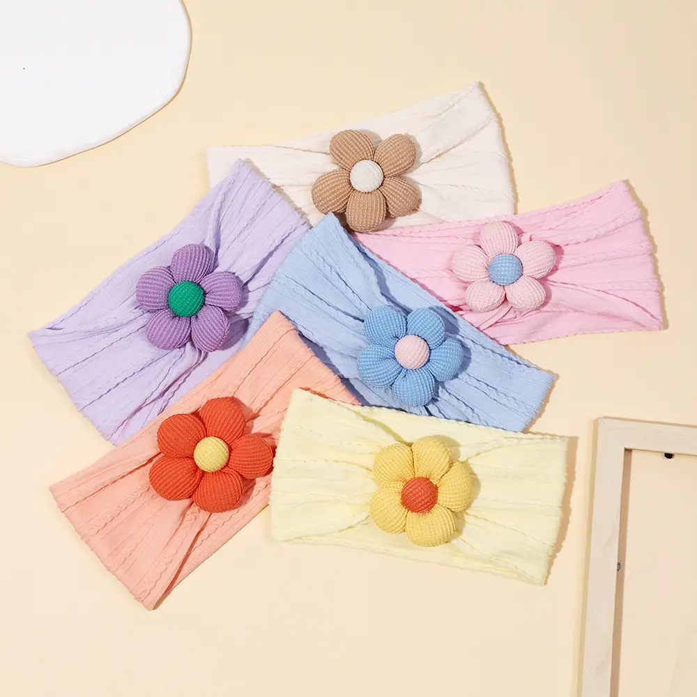 Five-Petal Flower Baby Hair Belt with Pearl Centerpiece — feature 10