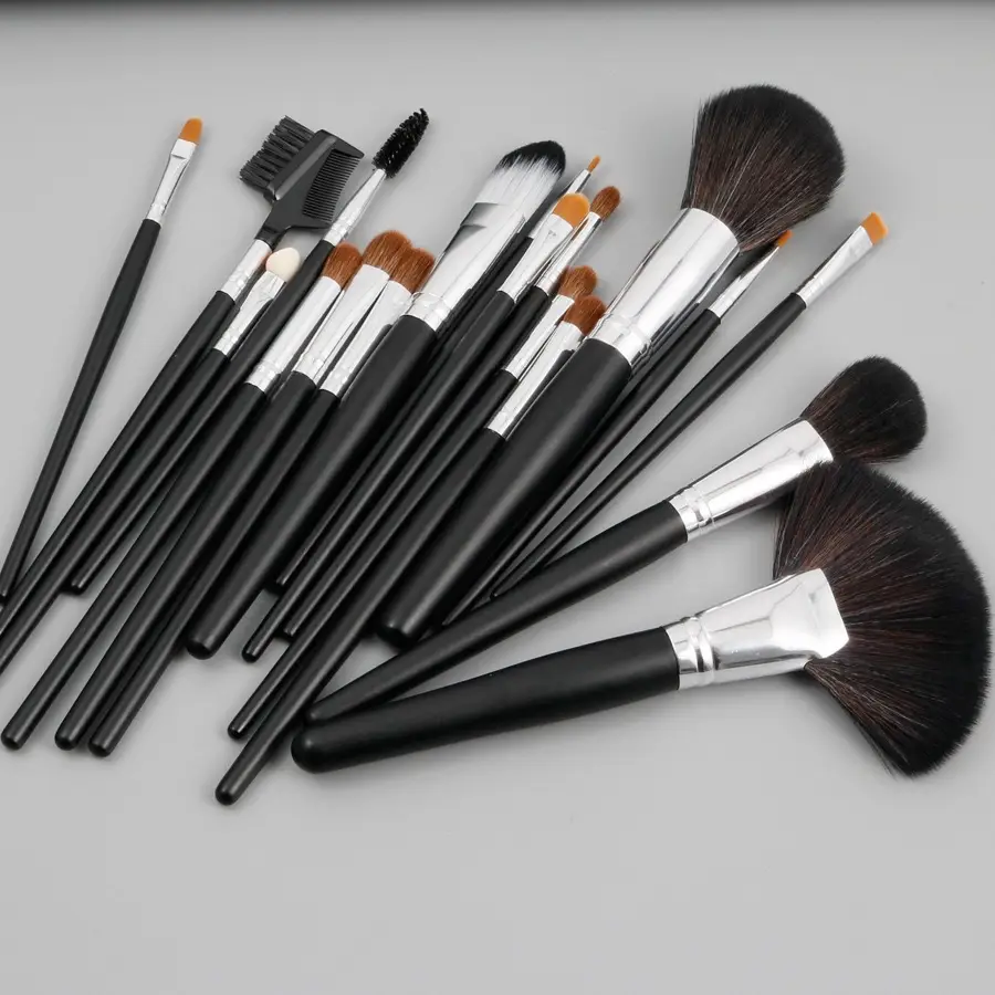 18-Piece Makeup Brush Set for Students & Professionals — feature 9