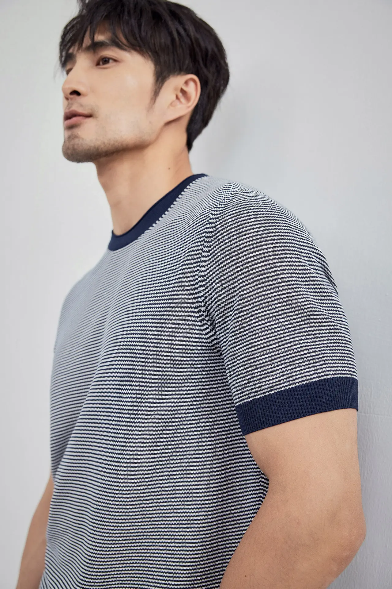Men Black Striped Crewneck Polo Shirt 2024 — feature 26