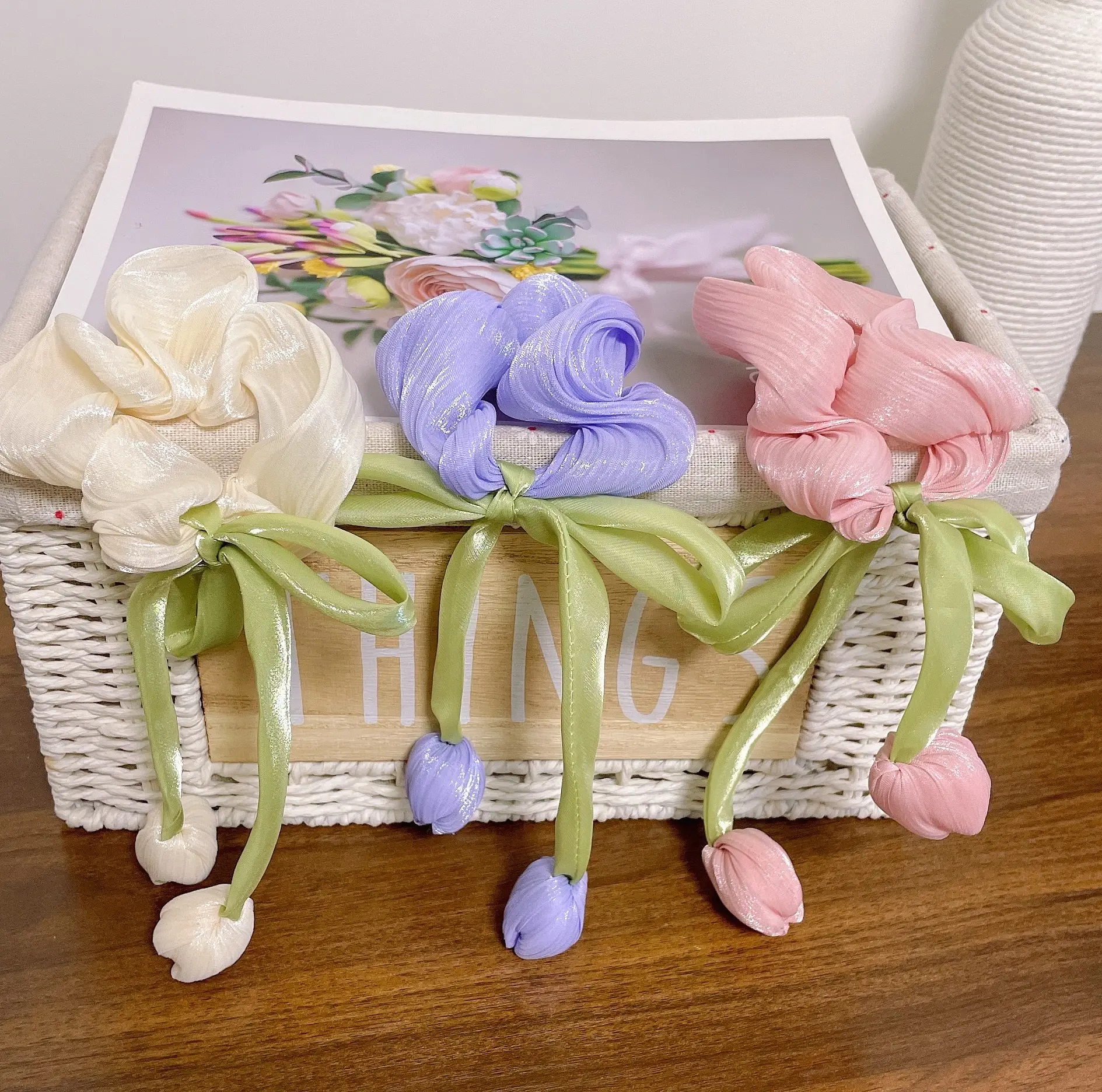 Fresh Tulip Hairpin with Tassels and Bow — feature 4