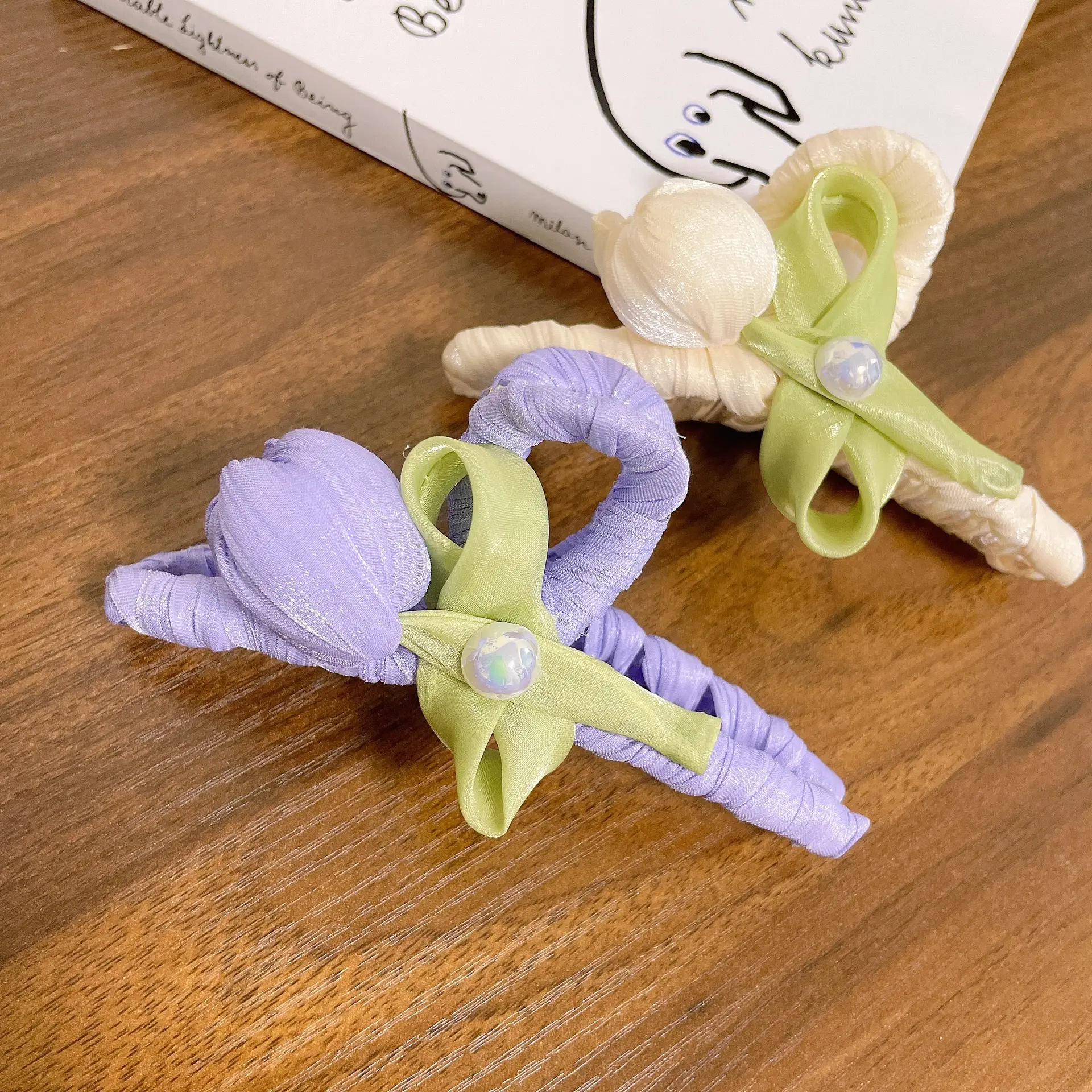 Fresh Tulip Hairpin with Tassels and Bow — feature 6