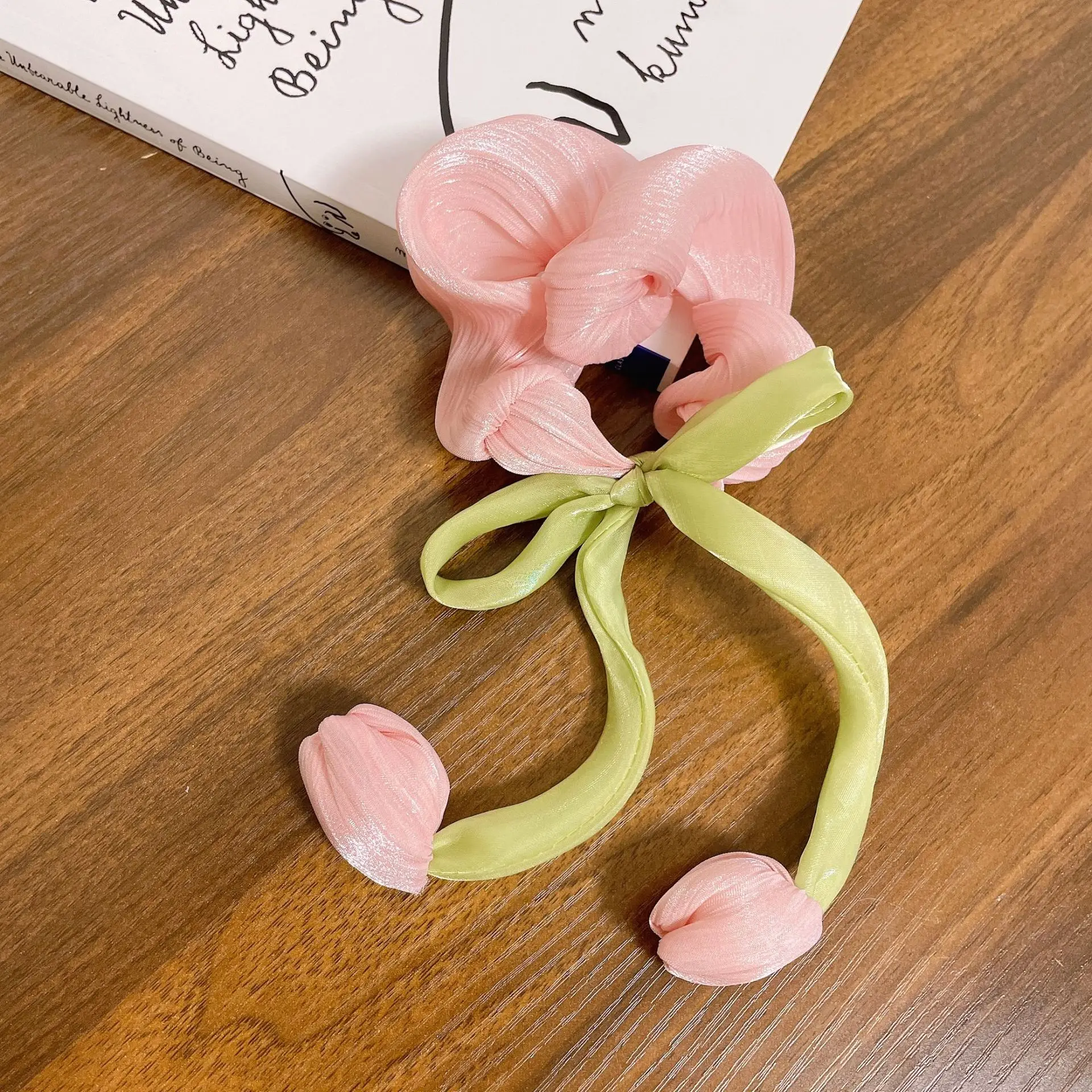 Fresh Tulip Hairpin with Tassels and Bow