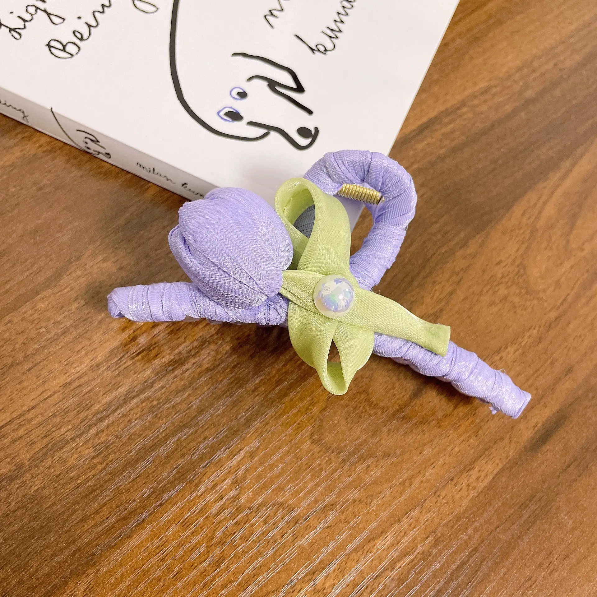 Fresh Tulip Hairpin with Tassels and Bow