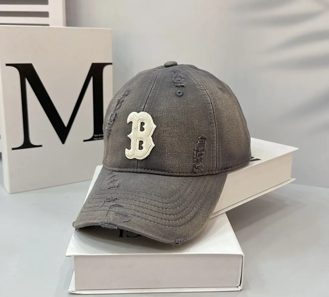 Black Embroidered Baseball Cap with Curved Eaves — feature 4