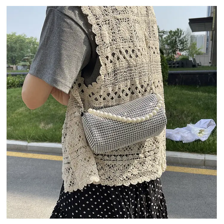 Black Pearl Chain Shoulder Bag for Women 2024 — feature 10