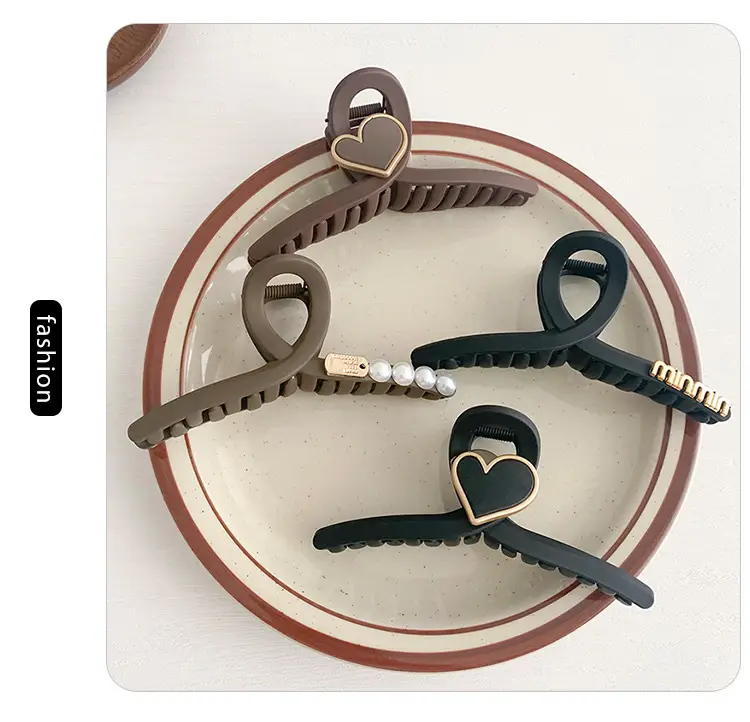 Oversized Heart Hairpin Clip for Women 13cm — feature 4
