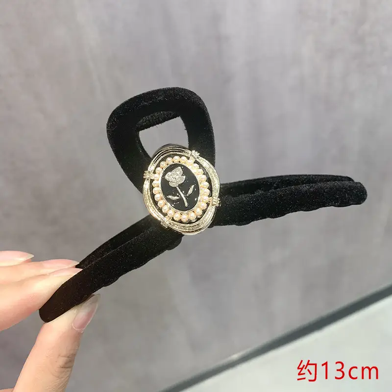 Oversized Heart Hairpin Clip for Women 13cm - Image 43