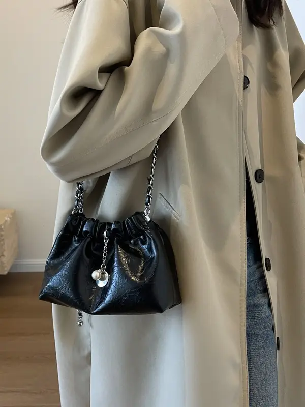2024 New Light Silver Pleated Cloud Bag with Chain Crossbody