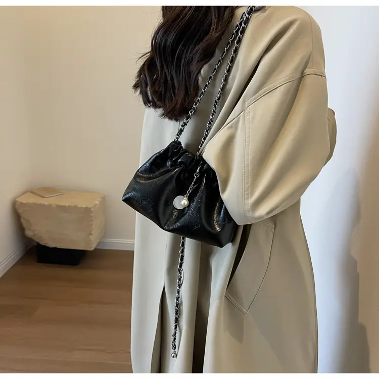 2024 New Light Silver Pleated Cloud Bag with Chain Crossbody — feature 28