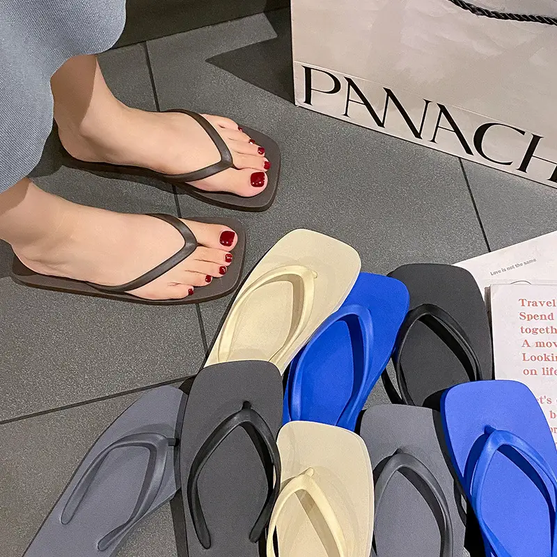 Women's New Japanese Style Flip Flops Pure Color Travel Non-Slip Soft Bottom