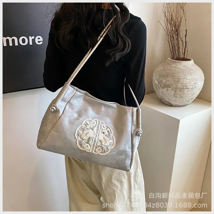 Silver Embroidered Shoulder Bag for Women 2026 — feature 11
