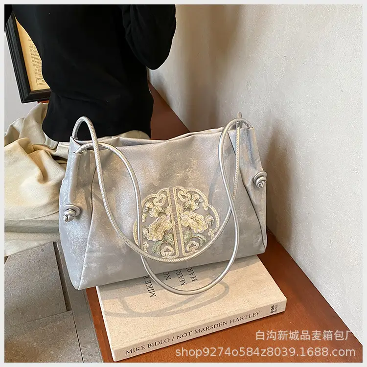 Silver Embroidered Shoulder Bag for Women 2026 — feature 13