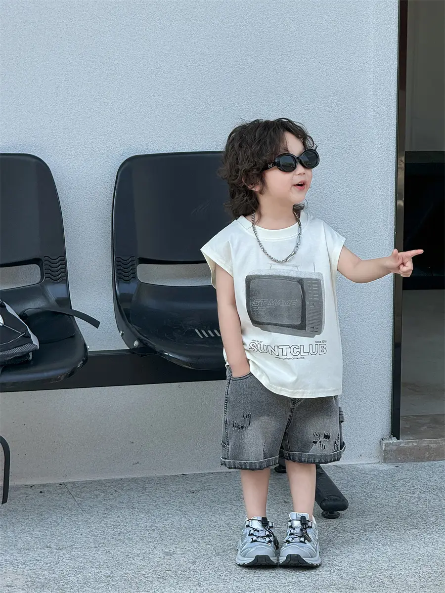 Baby Pink Graphic T-Shirt with Maroon Shorts Set — feature 14