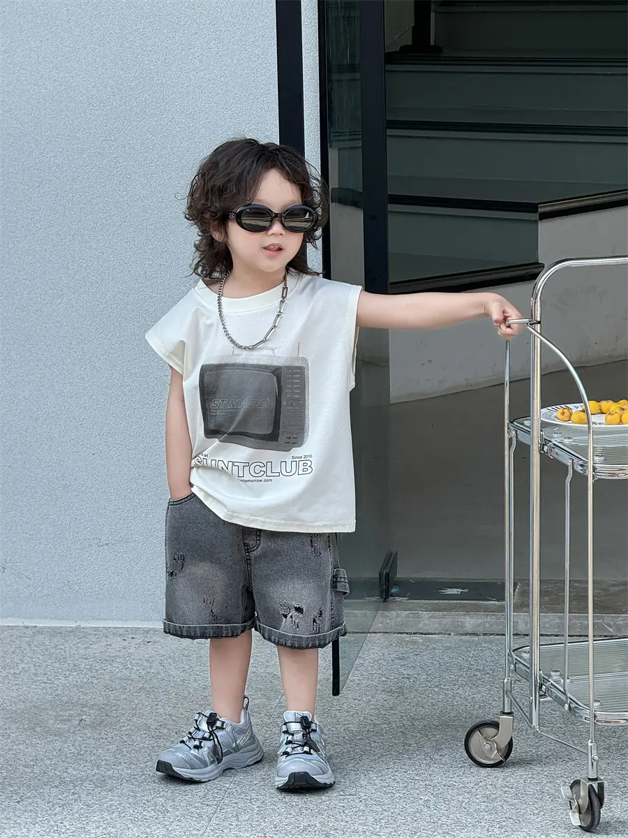 Baby Pink Graphic T-Shirt with Maroon Shorts Set — feature 15
