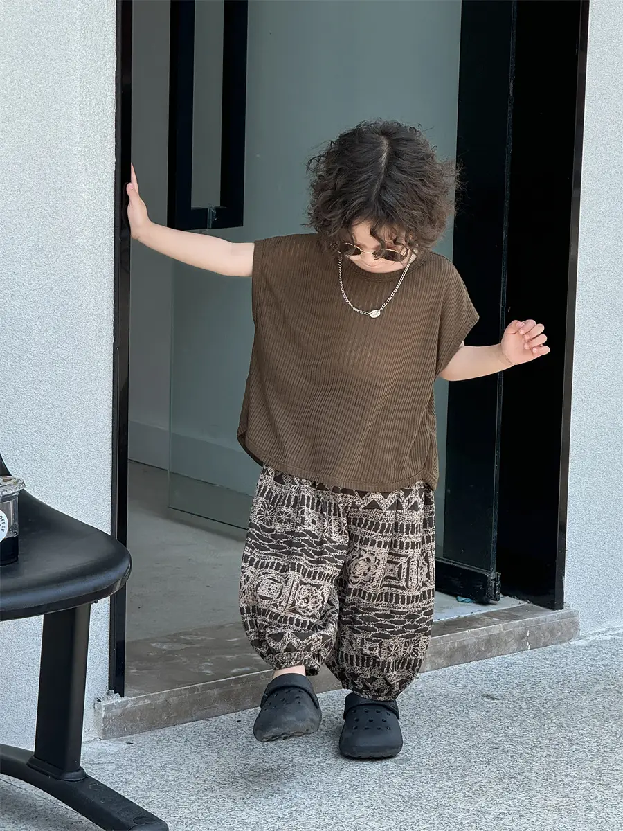 Baby's Brown T-Shirt & Printed Pants Set 2025 — feature 3