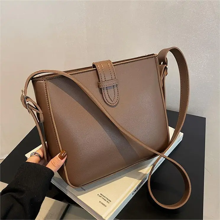 Brown Leather Shoulder Bag for Women 2024 New Style