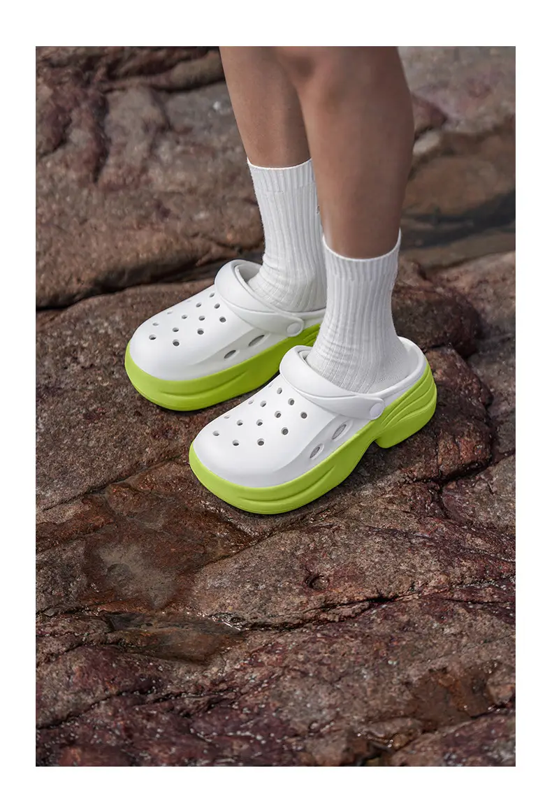 Women's Hole Shoes Summer New Home Wear Non-slip Deodorant Slippers Outdoor Casual Wear-resistant High-value Sandals — feature 36