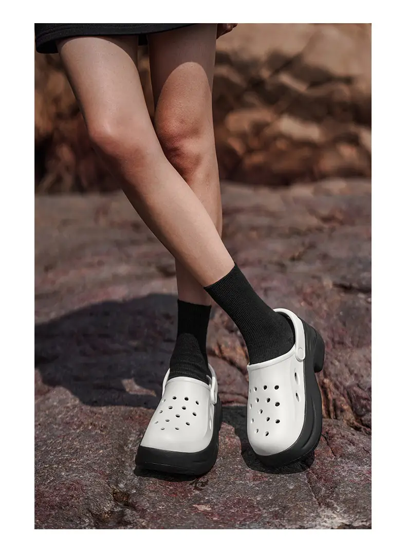 Women's Hole Shoes Summer New Home Wear Non-slip Deodorant Slippers Outdoor Casual Wear-resistant High-value Sandals — feature 45
