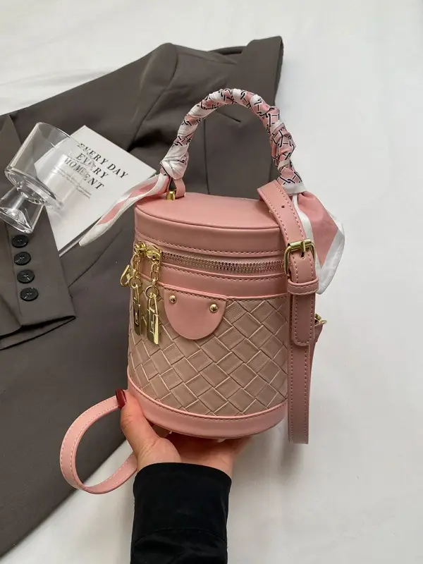 White Woven Silk Handbag with Gold Tassel Handles - Image 6