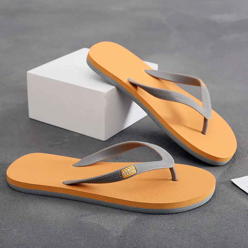 [Rubber] Flip-flops men's summer non-slip deodorant slippers wear-resistant soft-soled beach shoes slippers feet