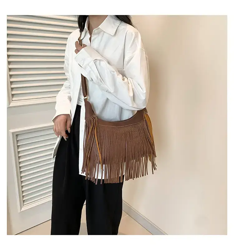 Vintage Tassel Crossbody Bag Brown Large Capacity — feature 12