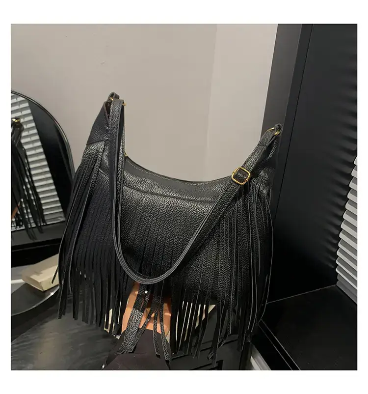 Vintage Tassel Crossbody Bag Brown Large Capacity — feature 24