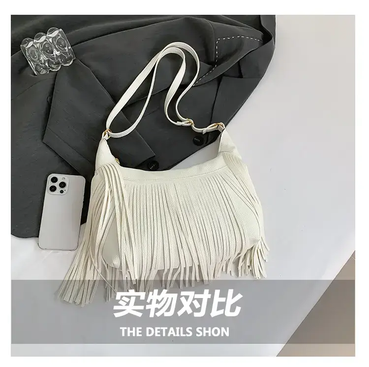 Vintage Tassel Crossbody Bag Brown Large Capacity — feature 7