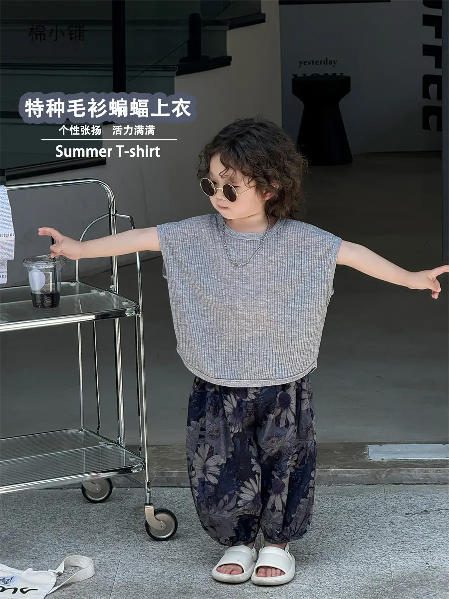 Baby's Grey Waffle Knit Short Sleeve T-Shirt with Floral Pants - Image 2