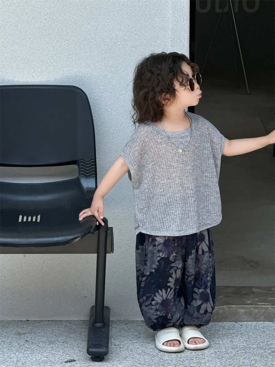 Baby's Grey Waffle Knit Short Sleeve T-Shirt with Floral Pants — feature 14