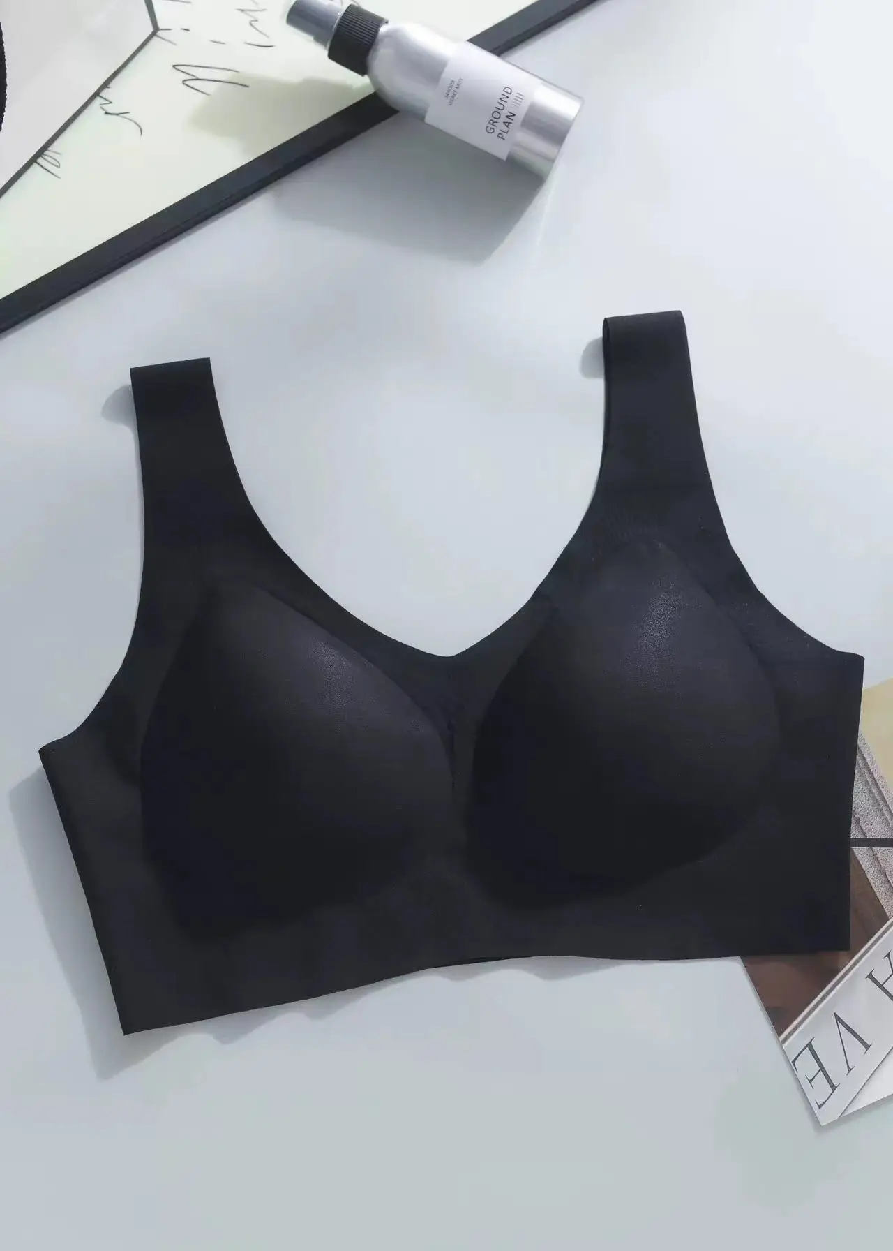 Ultra-Thin No-Rim Push-Up Bra for Summer Wear — feature 9