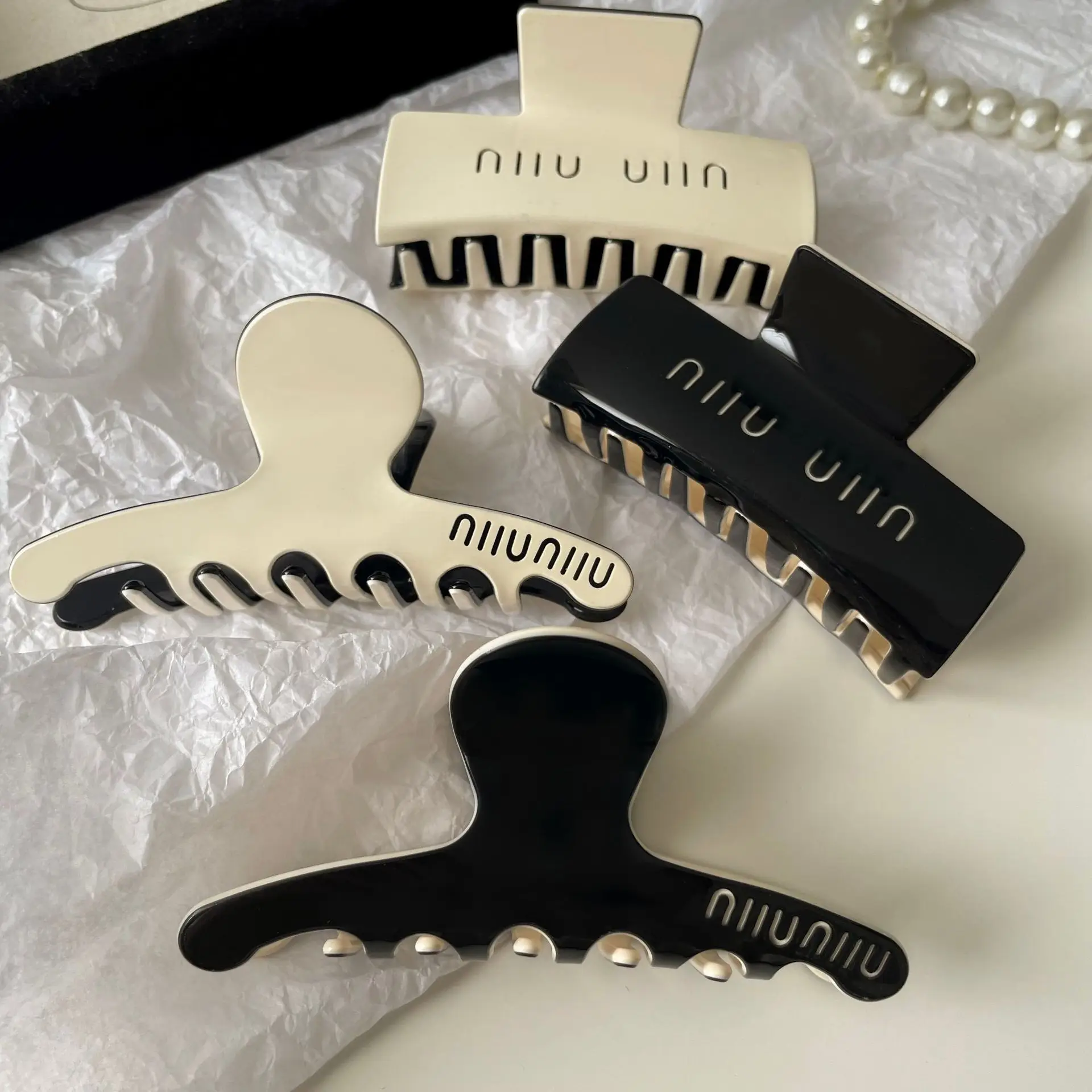 Korean Style Hairpin with Acetic Acid Clamps