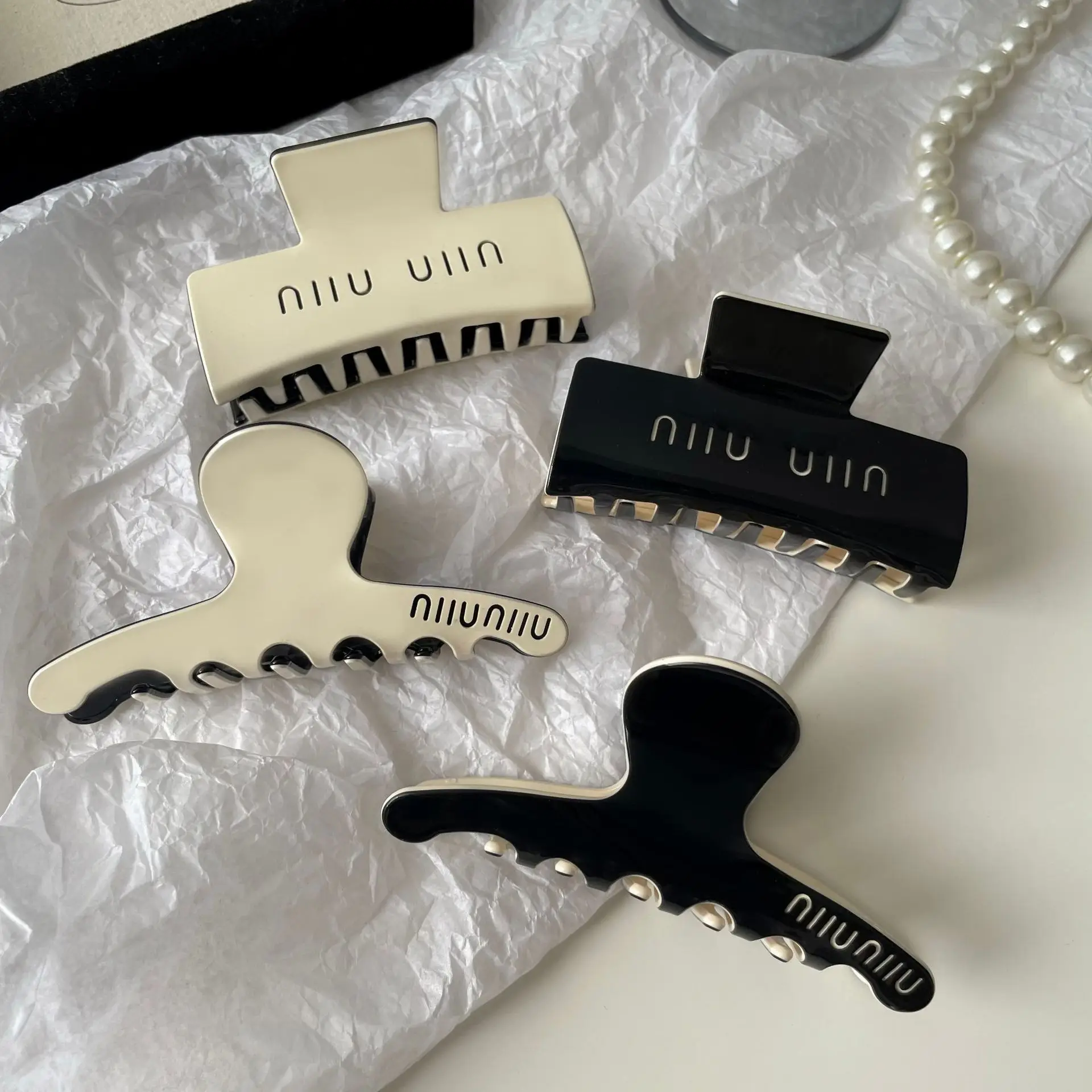 Korean Style Hairpin with Acetic Acid Clamps — feature 20