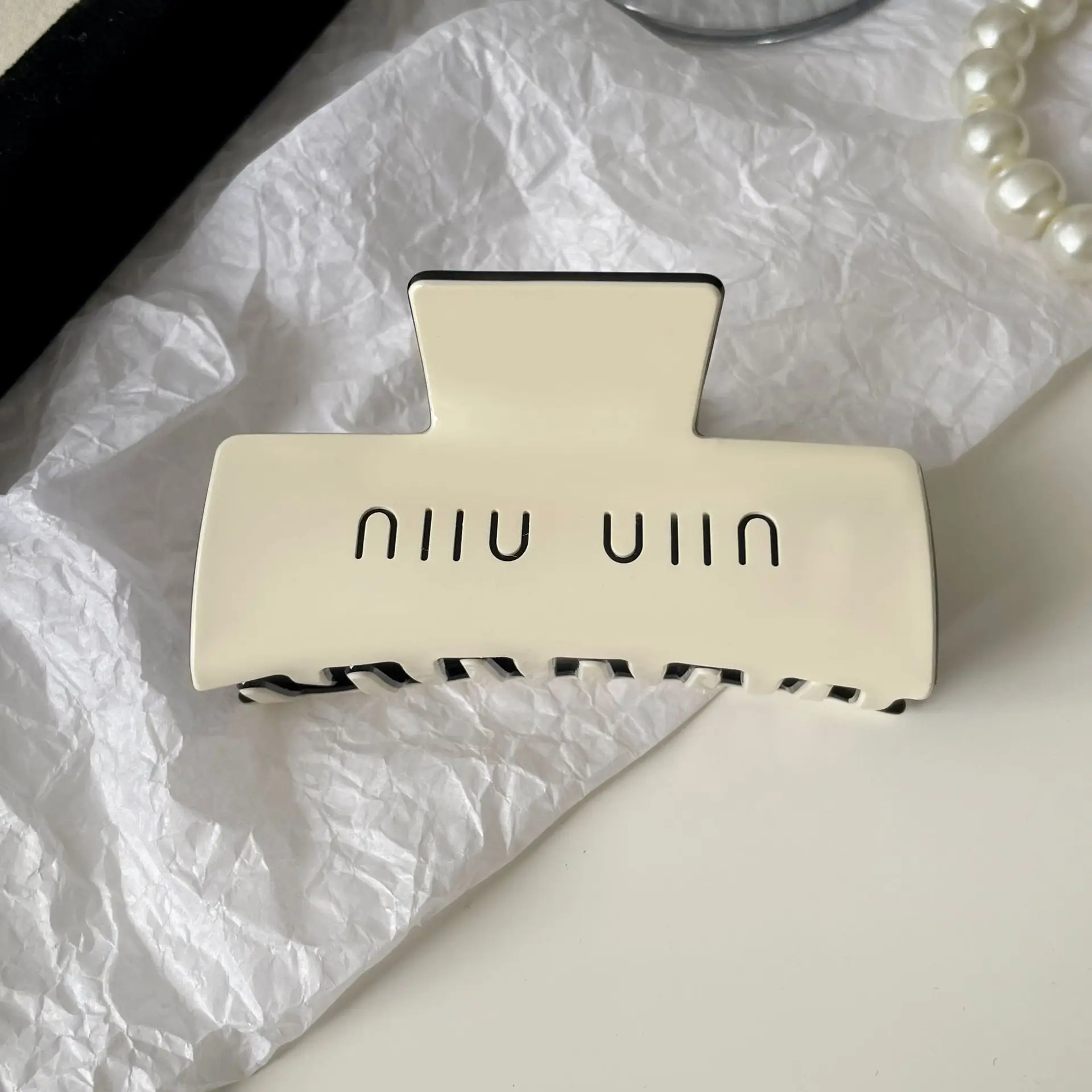 Korean Style Hairpin with Acetic Acid Clamps