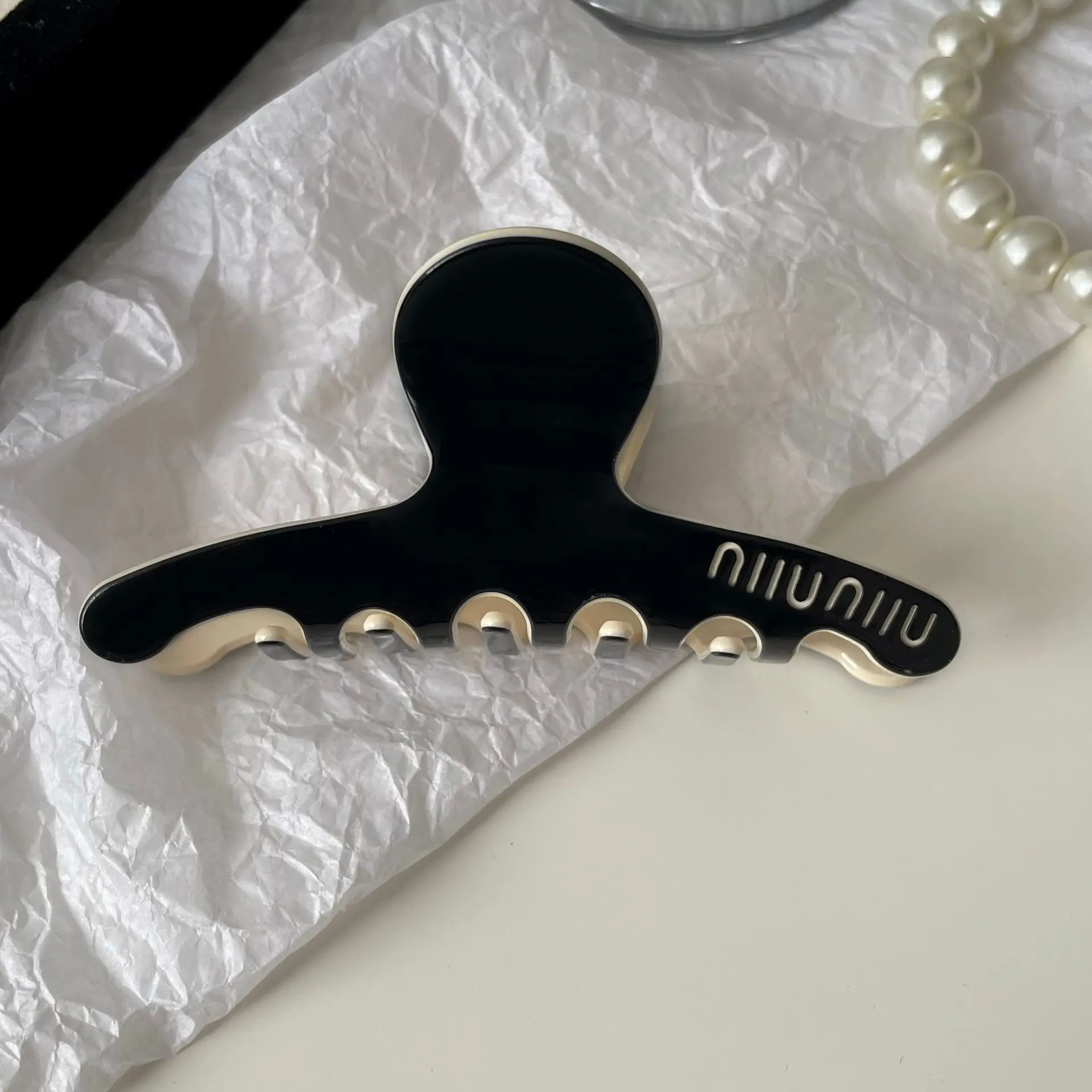 Korean Style Hairpin with Acetic Acid Clamps