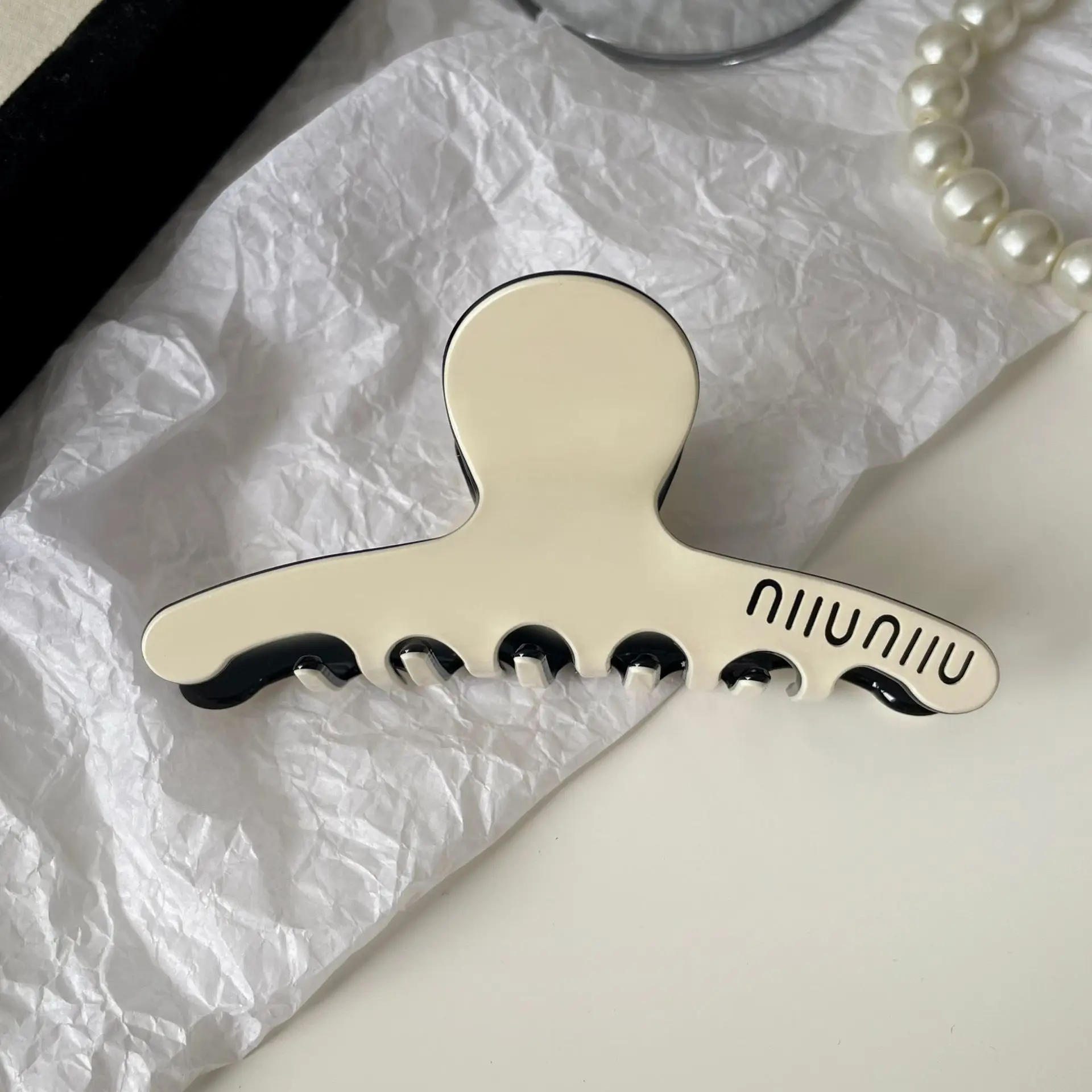 Korean Style Hairpin with Acetic Acid Clamps
