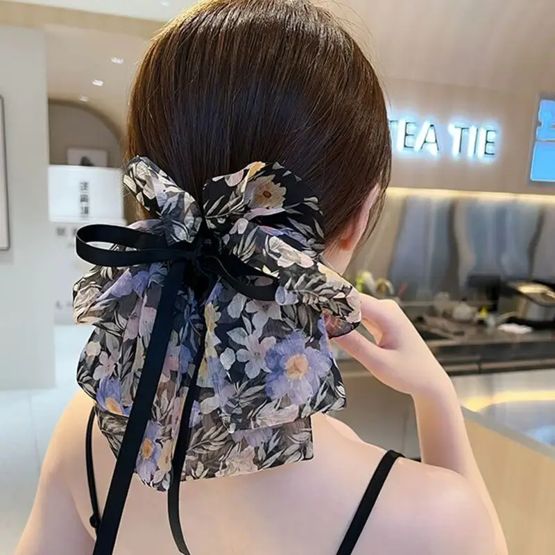 French Retro Bow Hairpin with Black Houndstooth Design - Image 4