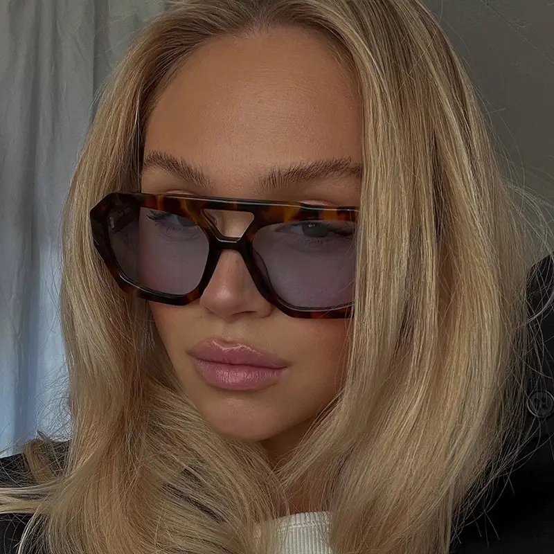 Women's Black Green Double Beam Sunglasses - Image 18