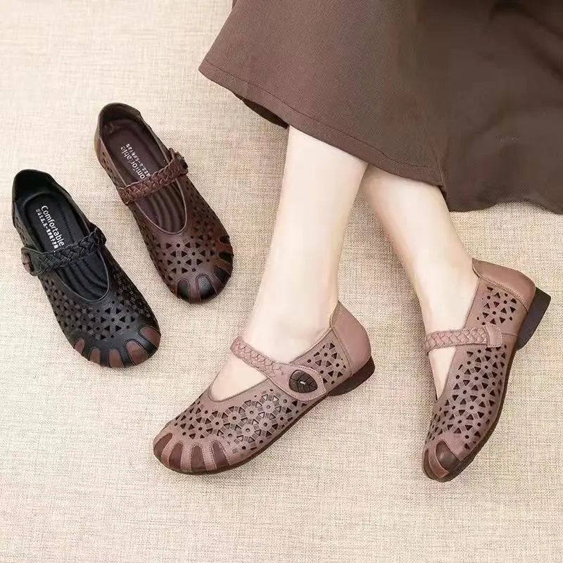 Women's Hollow Leather Flat Sandals Summer 2022 Brown - Image 4
