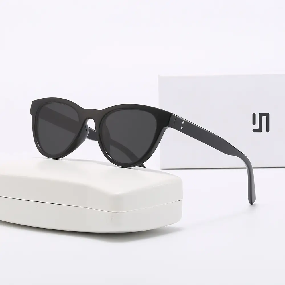 Women's 2025 Retro Sunglasses White Polarized Anti-UV - Image 13